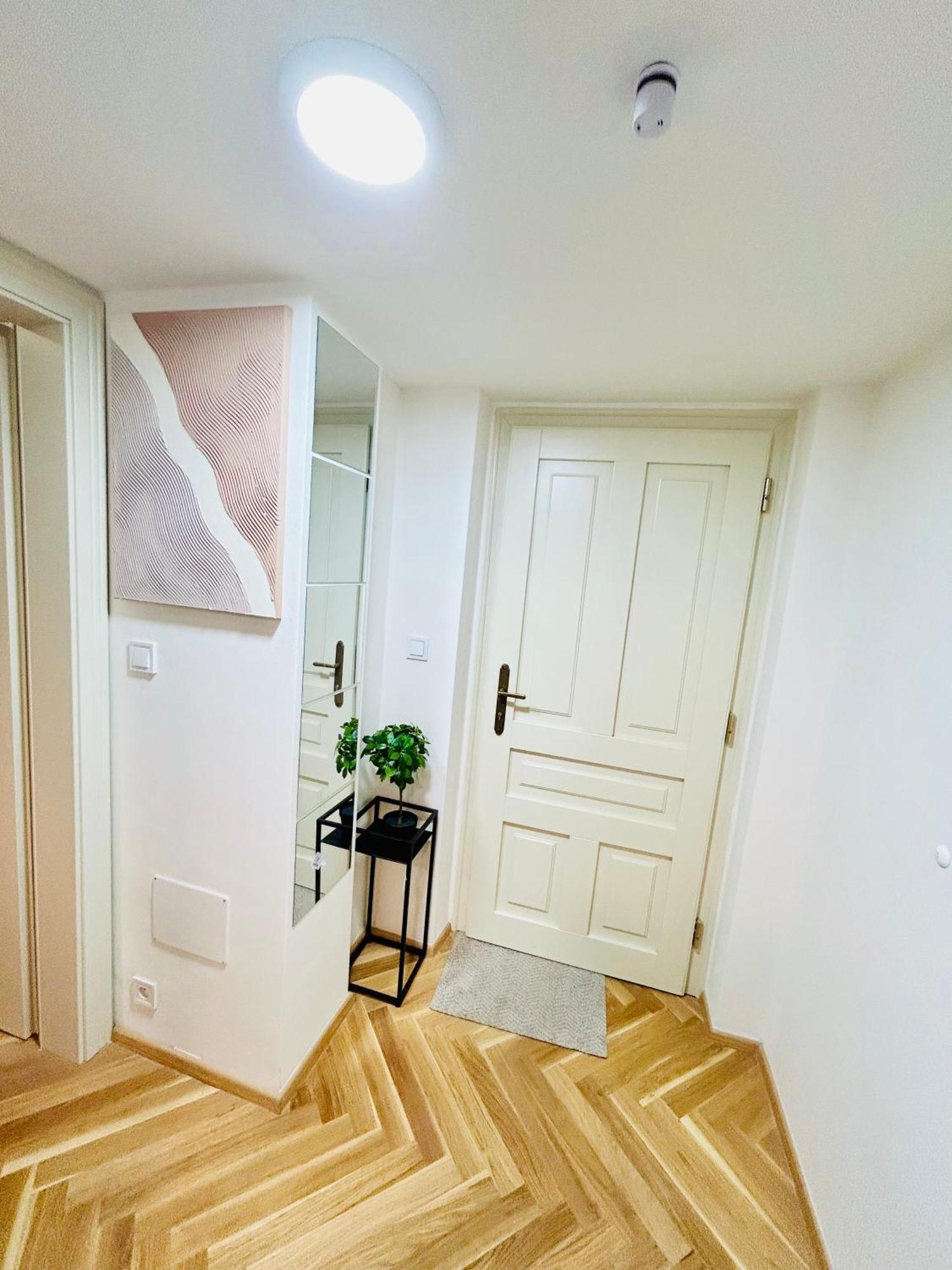 Cozy Design Homestay With Terrace Прага Экстерьер фото